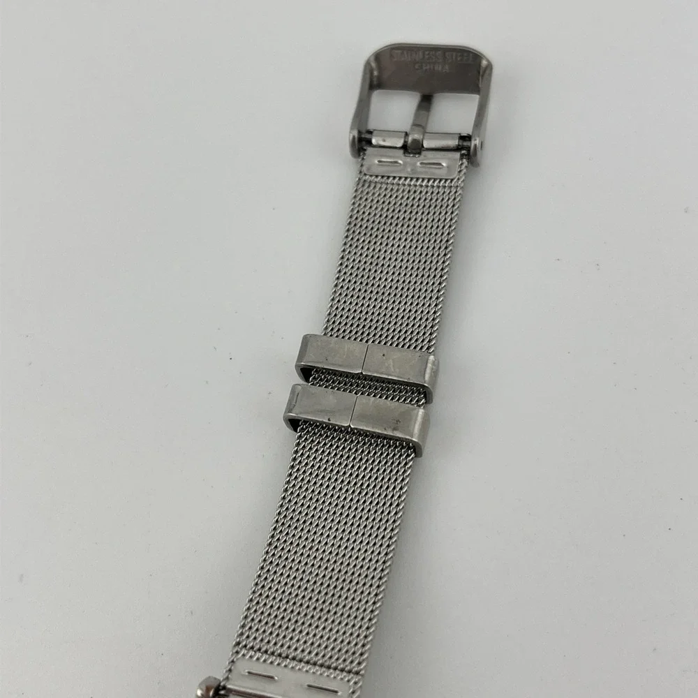 Ellen Tracy Watch Women 34mm Silver Case Crystals Mesh Metal Band- New‎ Battery
